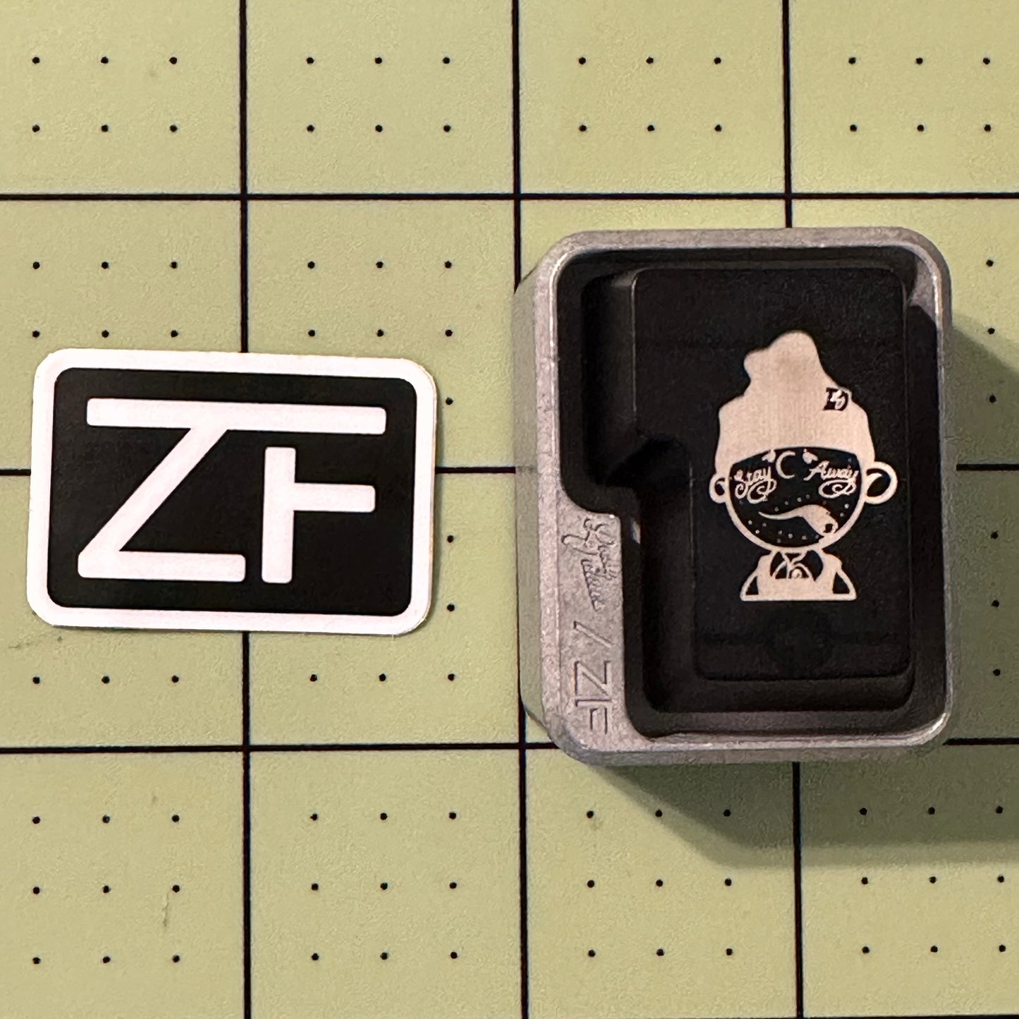 ZeroFeud / Lousy Values Retro Fidget Clicker